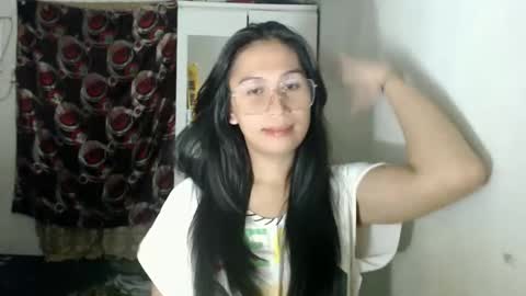Snapshot of sweet_mariexxo chatting on March 24, 12:32 pm Marie online show from March 24, 12:32 pm
