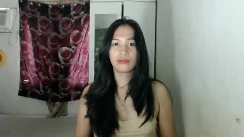 Snapshot of sweet_mariexxo chatting on April 6, 2:42 am Marie online show from April 6, 2:42 am