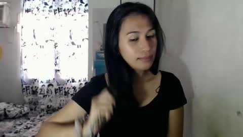 Snapshot of sweet_mariexxo chatting on May 4, 1:34 am Marie online show from May 4, 1:34 am