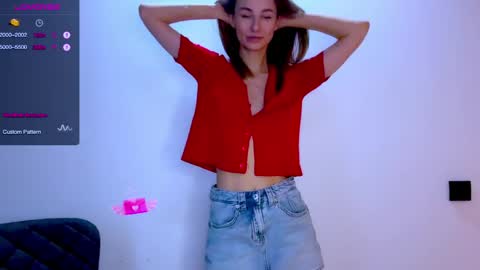 Snapshot of sweet_mia_91 chatting on April 1, 12:06 pm Mia online show from April 1, 12:06 pm