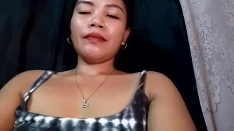 Snapshot of sweet_mika24 chatting on May 19, 11:22 pm sweet_mika24 online show from May 19, 11:22 pm