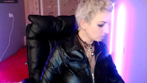 sweet_n_strong online show from November 12, 2:06 pm