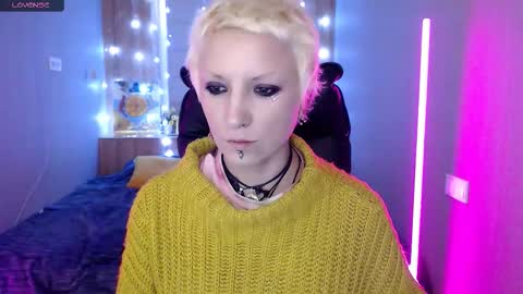 sweet_n_strong online show from December 14, 8:30 am