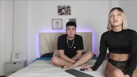 sweet_paradisex5 online show from October 2, 11:50 am