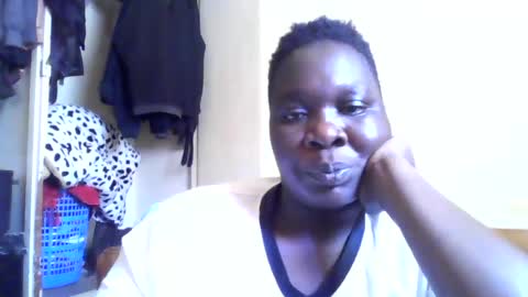 Snapshot of sweet_passion89 chatting on June 21, 8:28 am sweet_passion89 online show from June 21, 8:28 am