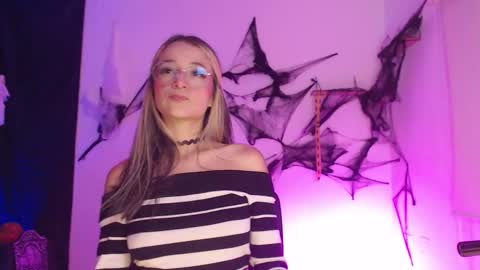 Penny  online show from October 30, 11:27 pm