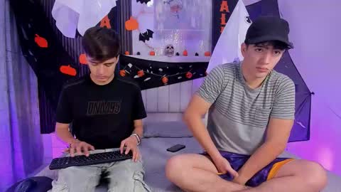 Snapshot of sweet_petter chatting on October 18, 12:39 pm Petter online show from October 18, 12:39 pm