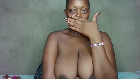 sweet_pie29 online show from April 22, 11:50 pm