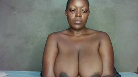 sweet_pie29 online show from May 1, 11:42 pm