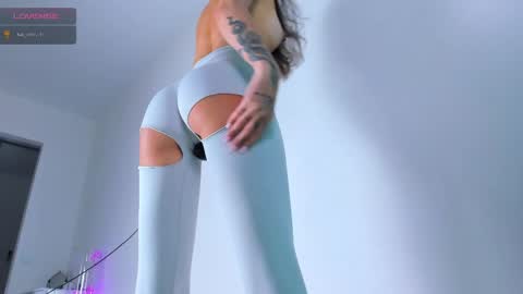Ashley online show from May 1, 8:35 pm