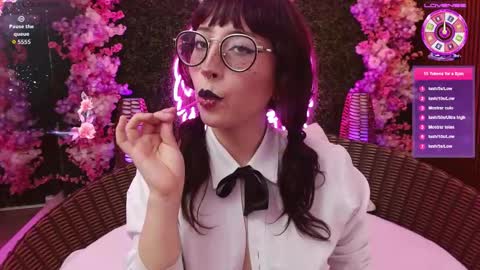 Roxanee online show from January 9, 2:09 pm