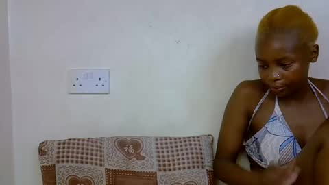 Snapshot of sweet_santana chatting on February 21, 5:47 pm Elina online show from February 21, 5:47 pm