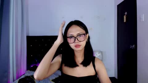 Snapshot of sweet_savii chatting on May 4, 10:44 am lovesavii online show from May 4, 10:44 am