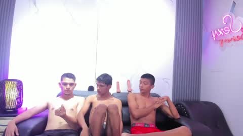 sweet_sexxxx online show from May 2, 12:32 pm