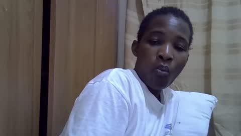 Snapshot of sweet_shari chatting on September 21, 3:19 am Princess shari online show from September 21, 3:19 am
