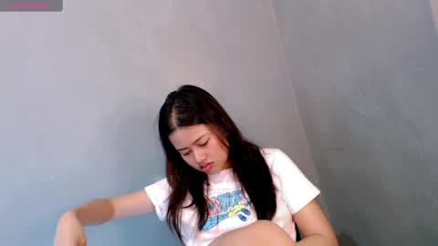 Snapshot of sweet_sirenxx chatting on December 9, 9:17 am Leah online show from December 9, 9:17 am