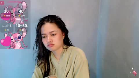 Snapshot of sweet_sirenxx chatting on December 13, 5:05 am Leah online show from December 13, 5:05 am