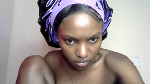 sweet_strawberina online show from May 17, 8:12 am