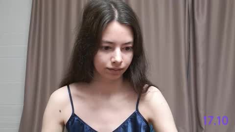 Snapshot of sweet_sweet_angel chatting on October 17, 8:50 am Angel online show from October 17, 8:50 am