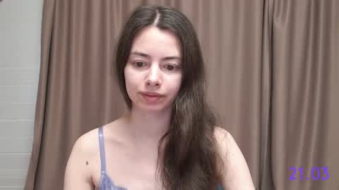 Snapshot of sweet_sweet_angel chatting on March 21, 5:23 am Angel online show from March 21, 5:23 am