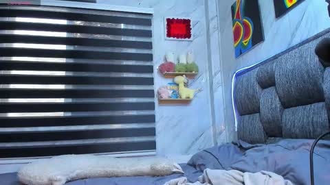 Snapshot of sweet_tits2 chatting on November 9, 9:02 pm Isabella online show from November 9, 9:02 pm