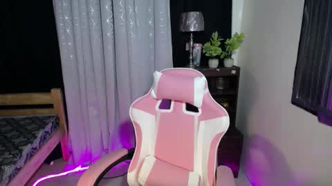Snapshot of sweet_trishaxx chatting on January 25, 8:53 am Trisha online show from January 25, 8:53 am