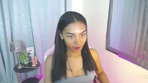 Snapshot of sweet_trishaxx chatting on September 24, 7:01 am Trisha online show from September 24, 7:01 am