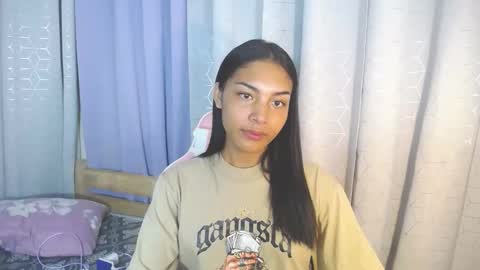 Snapshot of sweet_trishaxx chatting on October 2, 11:50 am Trisha online show from October 2, 11:50 am