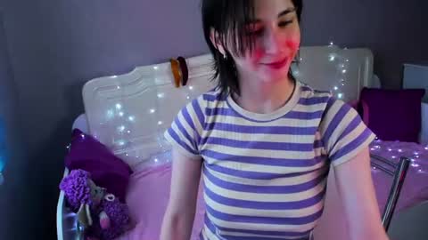 Snapshot of sweet_vanillopa chatting on July 7, 7:23 am Carolina Lu online show from July 7, 7:23 am