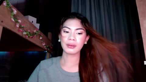 sweet_vell online show from May 15, 10:39 pm