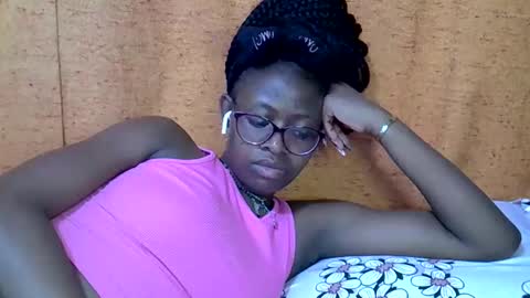 sweet_zarah online show from April 17, 6:44 pm