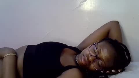 Snapshot of sweet_zarah chatting on April 21, 2:51 am sweet_zarah online show from April 21, 2:51 am