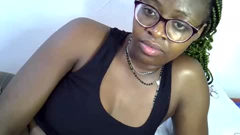Snapshot of sweet_zarah chatting on May 11, 4:04 pm sweet_zarah online show from May 11, 4:04 pm