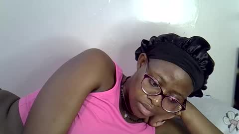 Snapshot of sweet_zarah chatting on May 14, 2:29 am sweet_zarah online show from May 14, 2:29 am