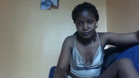 Snapshot of sweet_zella chatting on October 27, 11:03 am zellate online show from October 27, 11:03 am