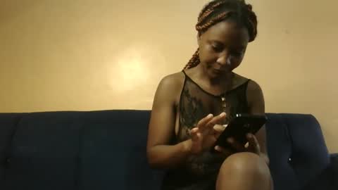 zellate online show from May 17, 1:29 pm
