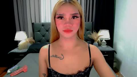 bea takashi  online show from May 12, 10:23 am