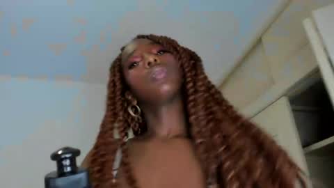 Snapshot of sweetafrican_squirt chatting on May 12, 3:03 am sweetafrican_squirt online show from May 12, 3:03 am