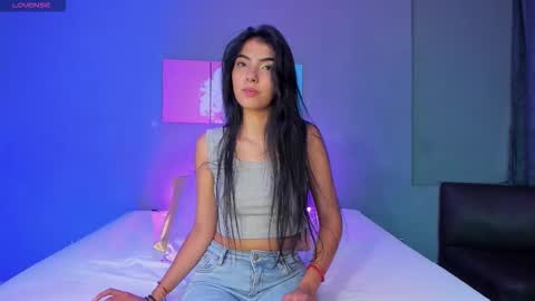 Snapshot of sweetaliss26 chatting on February 4, 10:15 pm Aliss online show from February 4, 10:15 pm