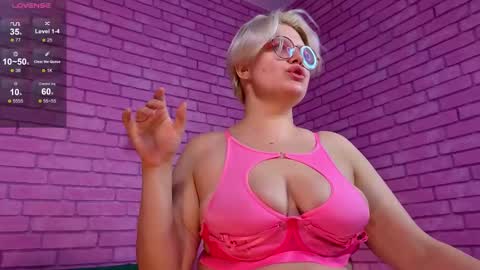 sweetalt online show from October 15, 9:09 am