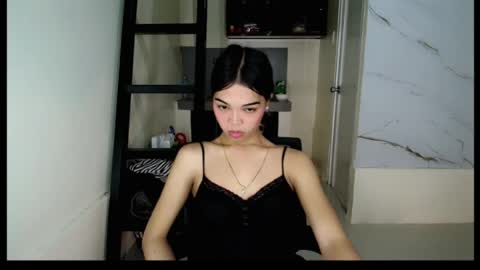 Snapshot of sweetasian_scarlet chatting on July 17, 7:37 am Scarlet online show from July 17, 7:37 am