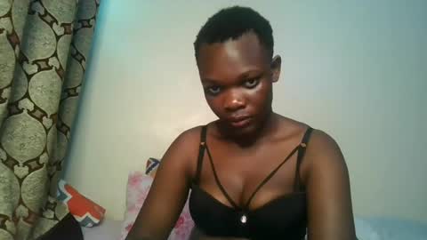 Snapshot of sweetassbabe20 chatting on June 18, 11:36 am Sweetass online show from June 18, 11:36 am