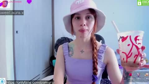 Snapshot of sweetaura0_0 chatting on April 28, 5:40 pm SweetAura0 0 online show from April 28, 5:40 pm
