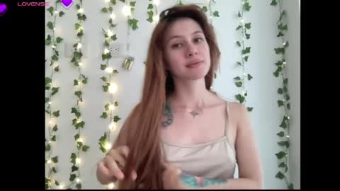 Snapshot of sweetaura0_0 chatting on May 14, 11:17 am SweetAura0 0 online show from May 14, 11:17 am