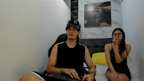 sweetauracouple online show from July 6, 3:25 am
