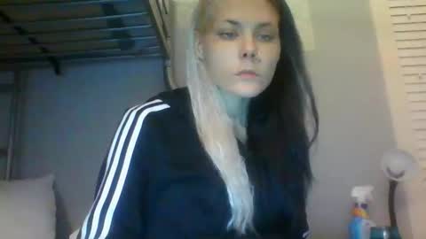 sweetbaby7911 online show from February 23, 9:06 am