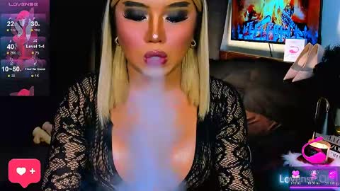 BELLA online show from May 31, 2:57 pm