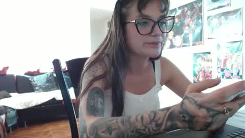 Bella  online show from October 1, 8:59 pm
