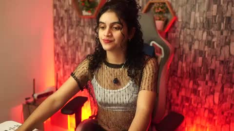 Salom independent model online show from April 4, 1:48 am