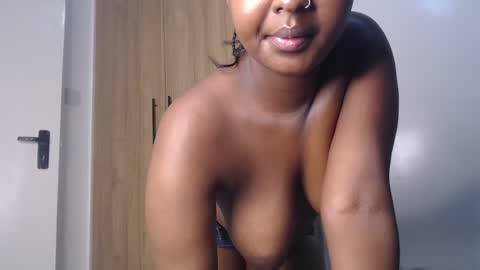 Snapshot of sweetbrinna88 chatting on February 24, 12:52 am Brinna online show from February 24, 12:52 am